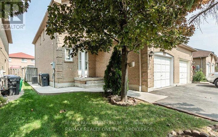 Property Photo:  1051 Blizzard Road Upper  ON L5V 1T2 