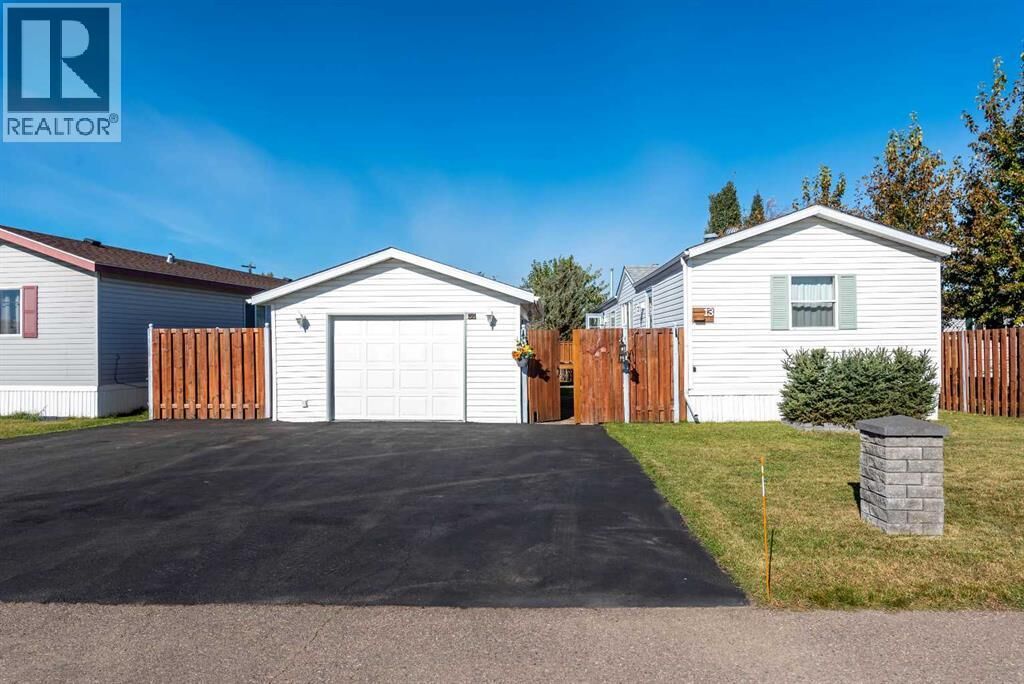 Property Photo:  5302 56B Street  AB T9V 2W3 