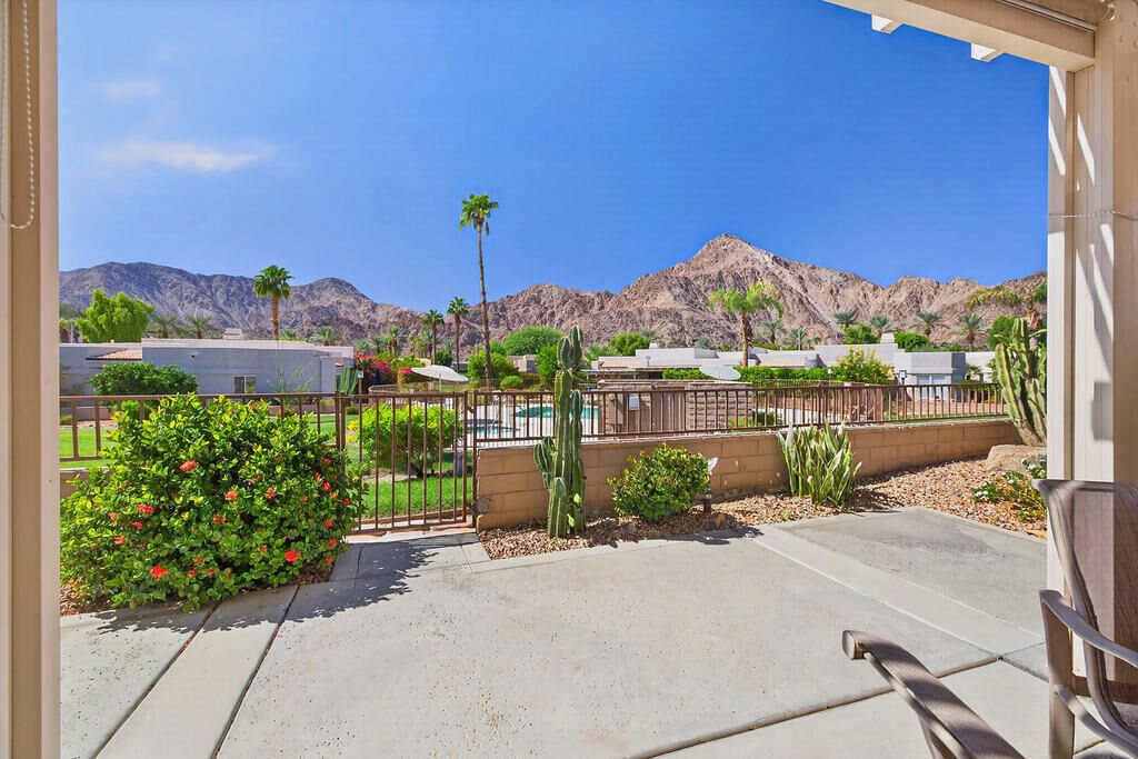 Property Photo: 48528 Via Amistad CA 92253