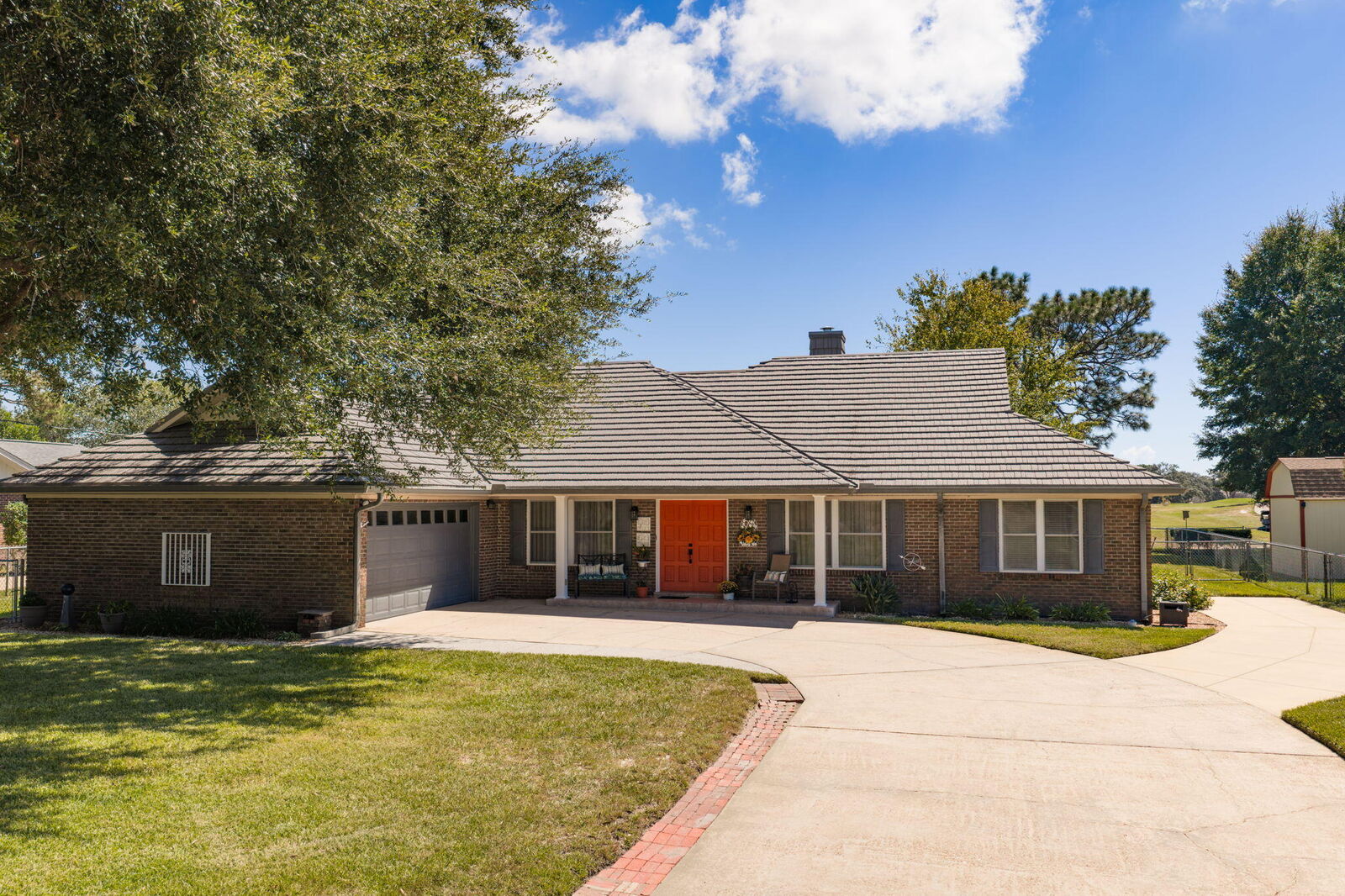 Property Photo:  136 Country Club Road  FL 32579 