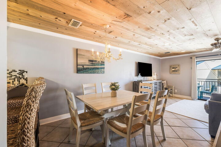 Property Photo: 11 Driftwood Road Unit 7 FL 32550