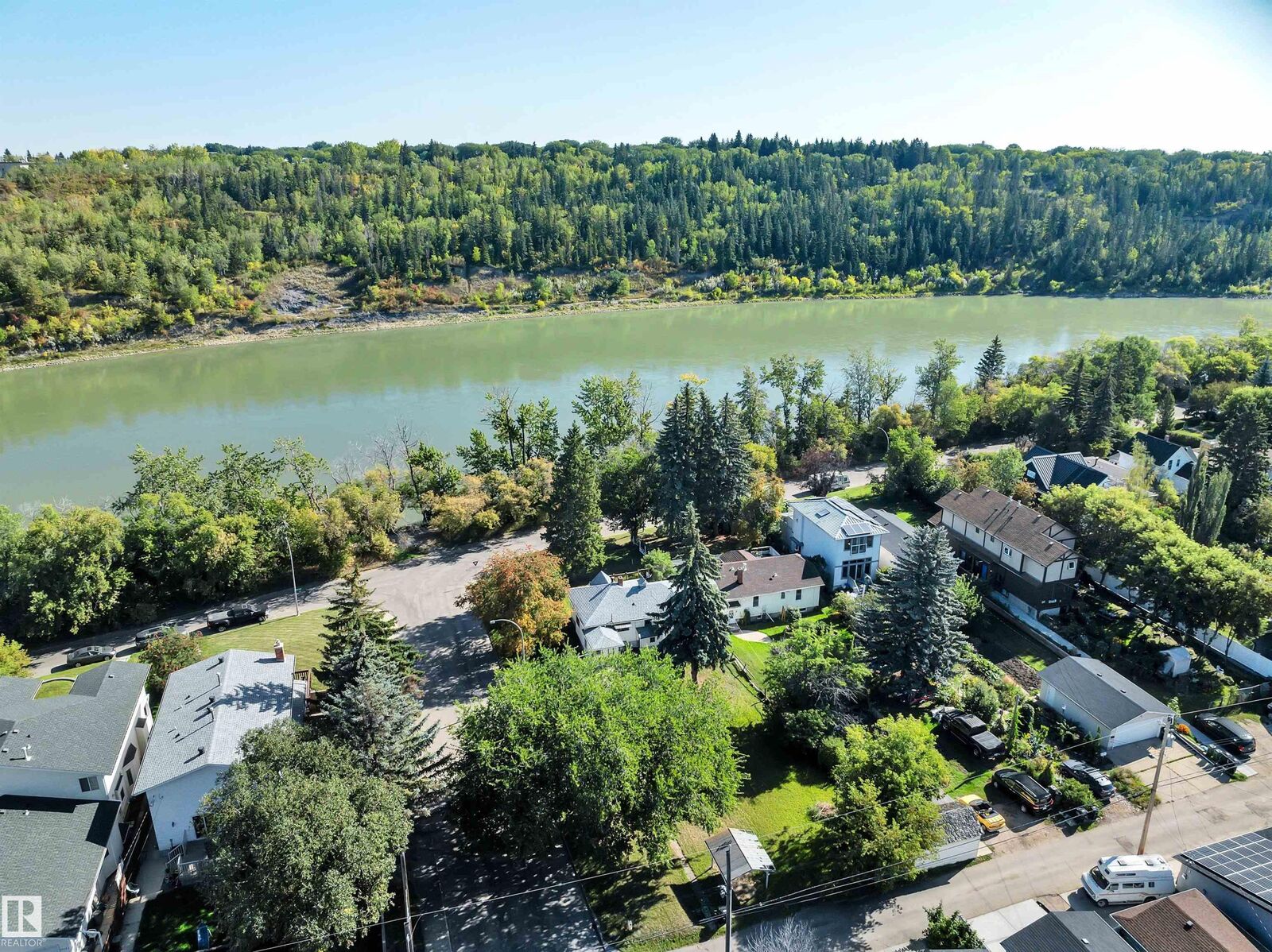 Property Photo:  10148 87 Street NW  AB T5H 1N4 