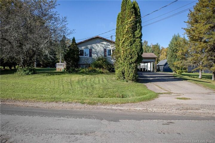 Property Photo:  53 Yeomans Road  NB E4E 3W2 