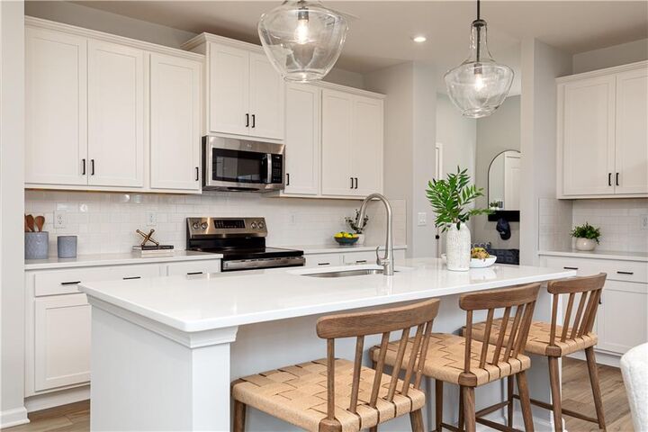 Property Photo:  525 Raelyns Way  GA 30052 