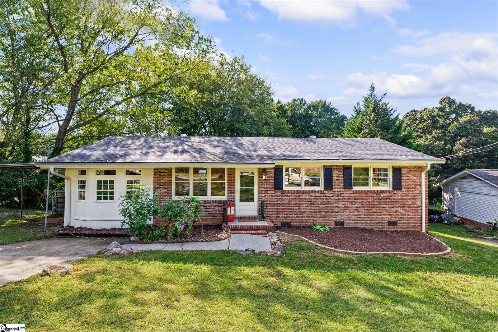 Property Photo:  48 Carriage Drive  SC 29609 