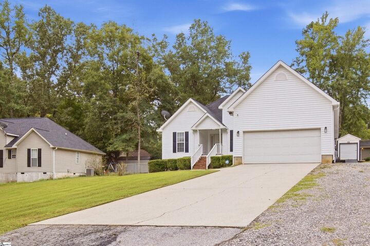 Property Photo:  103 Pinebark Lane  SC 29649 