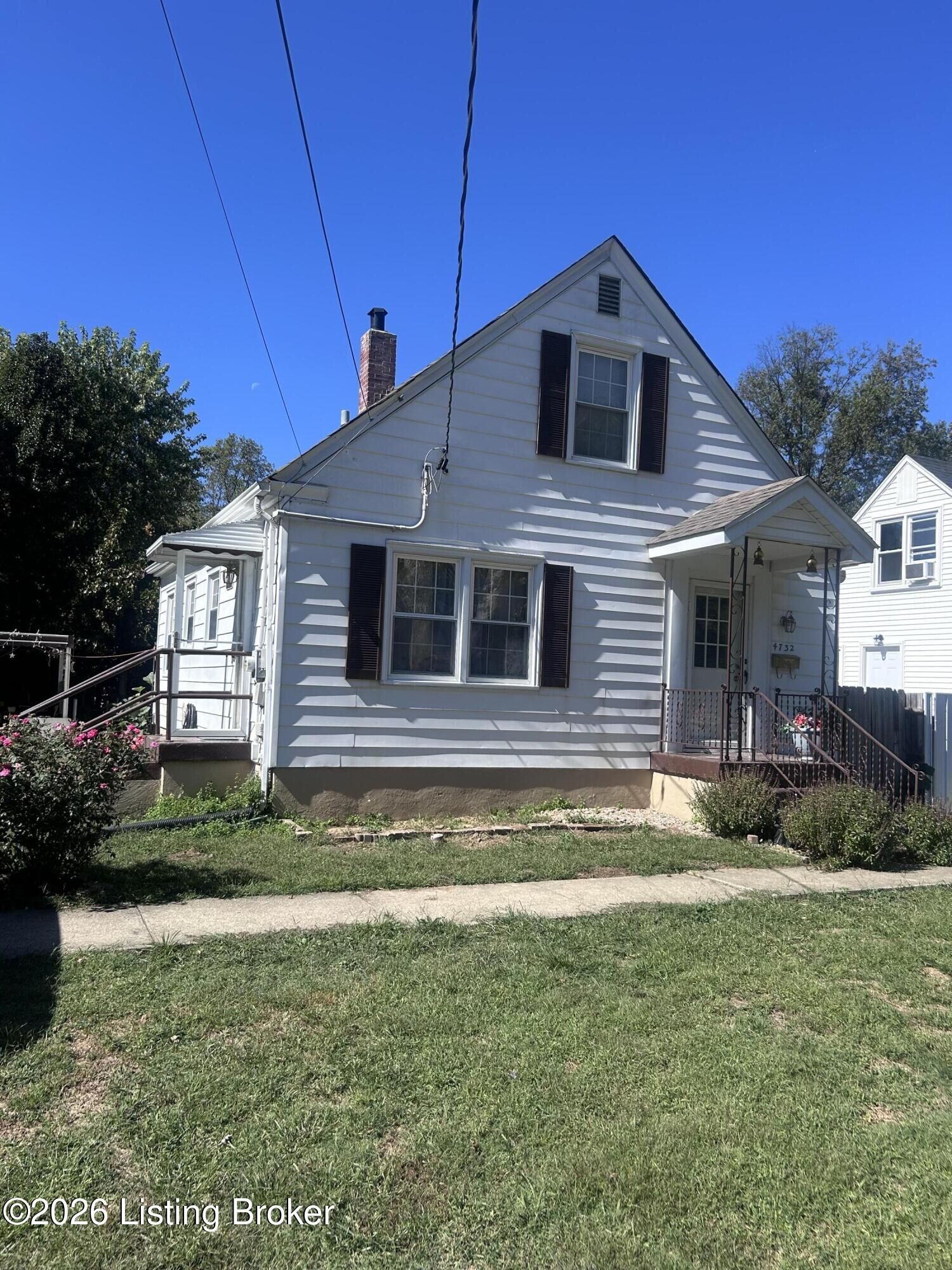 Property Photo: 4732 S Rutland Ave KY 40215