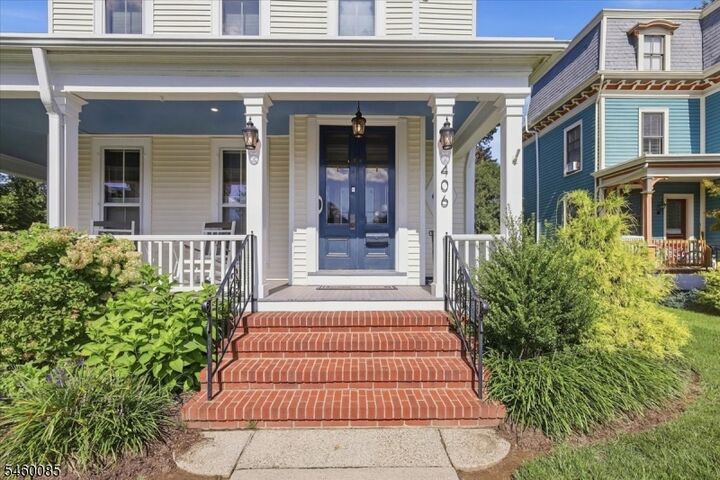 Property Photo:  406 W Moore St  NJ 07840 