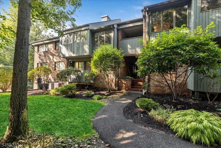 Property Photo: 132 Indian Hollow Ct 132 NJ 07430