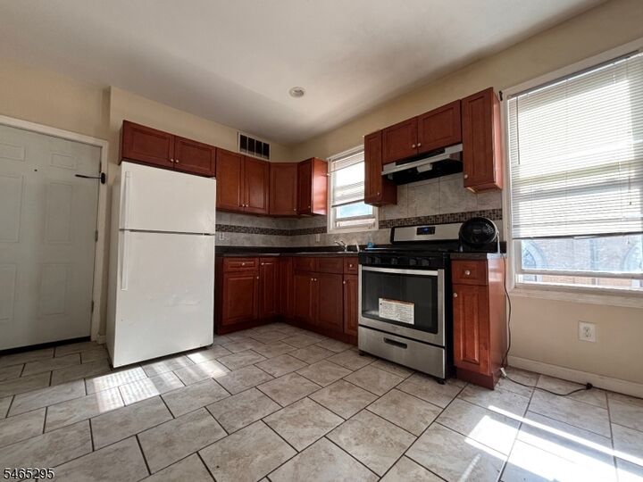 Property Photo: 225 Ripley Pl 3 NJ 07206