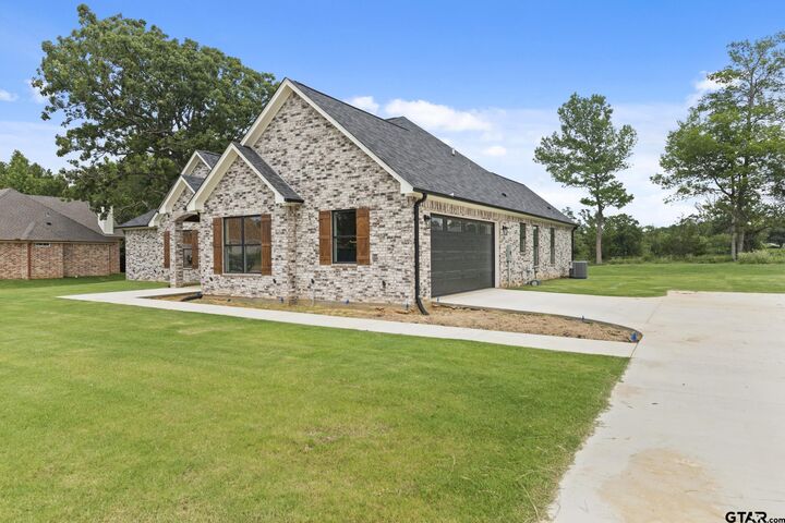 Property Photo: 13914 Cedar Hill Lane TX 75704