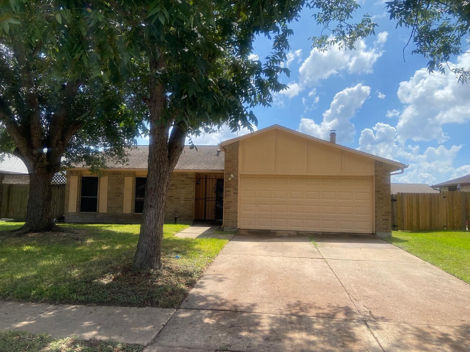 Property Photo:  15607 Summer Briar Court  TX 77489 