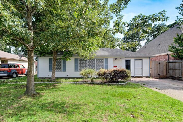 Property Photo:  6919 Schiller Street  TX 77055 