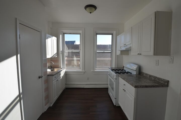 Property Photo:  169-171 Avenue F 2C  NJ 07002 