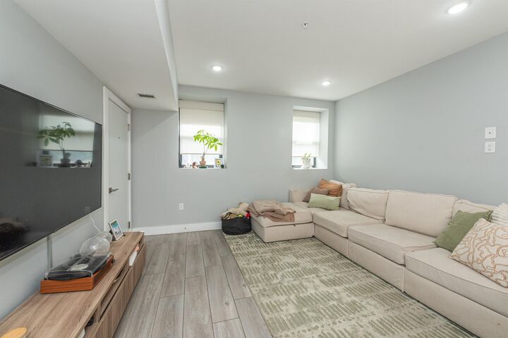Property Photo:  84 Ferry St 1  NJ 07307 