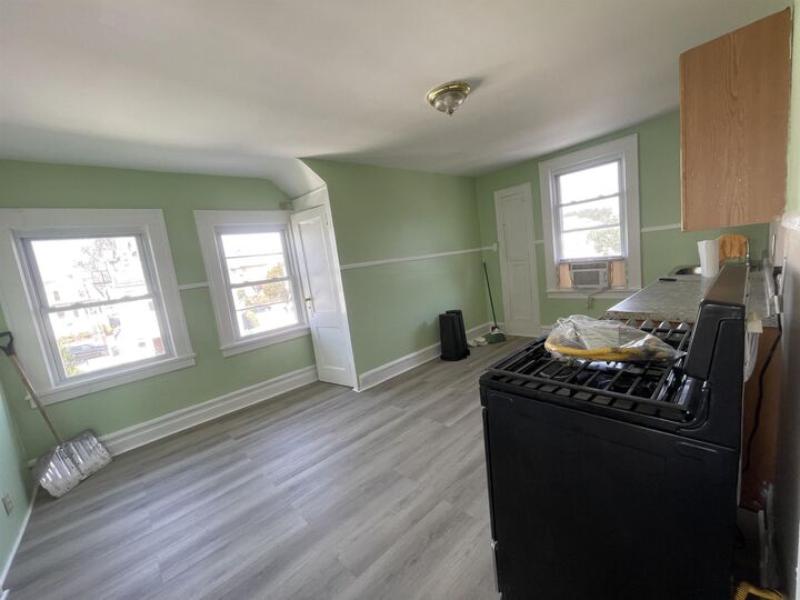 Property Photo:  353 Highland Ave 3rd Fl  NJ 07032 