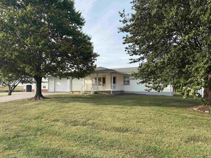Property Photo: 11553 Sand Barrens Lane IL 62460