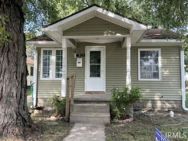 Property Photo:  1630 R Avenue  IN 47362 