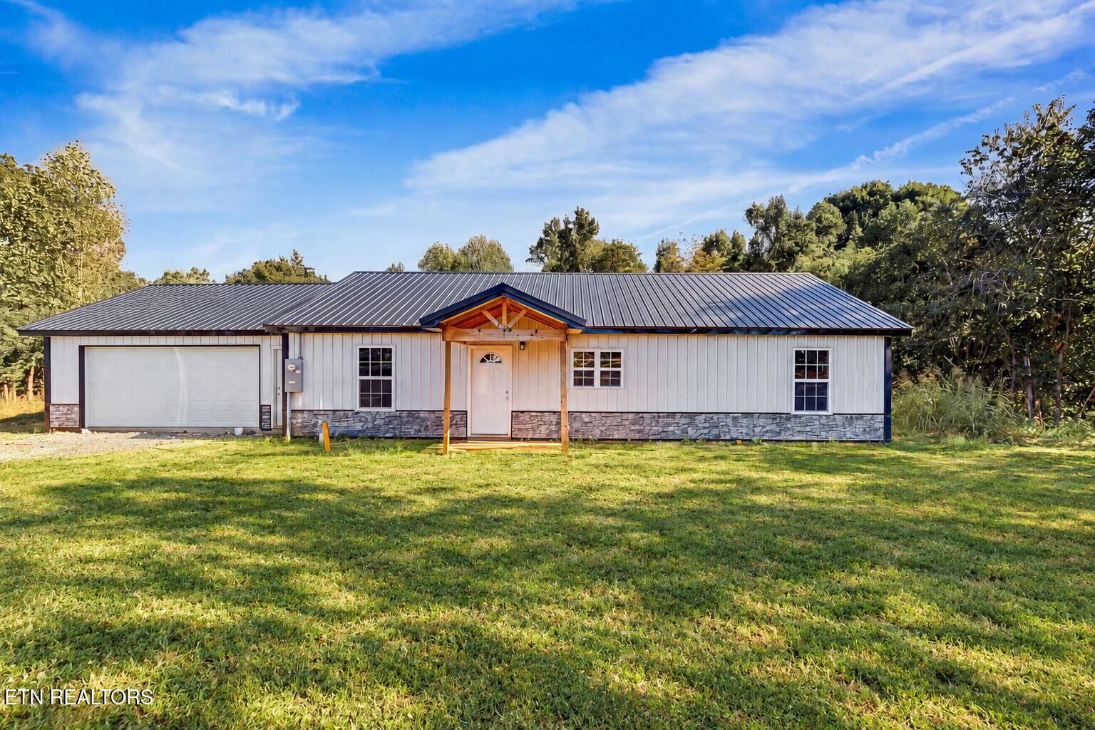 Property Photo: 367 N Fork Rd TN 37354