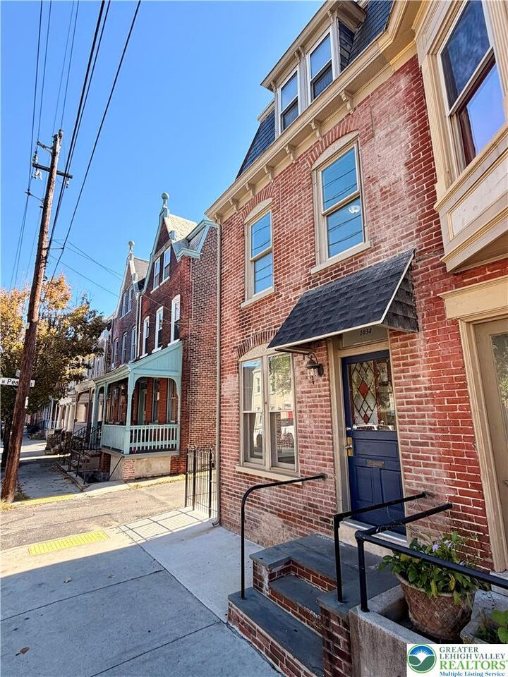 Property Photo:  1034 Turner Street House  PA 18102 