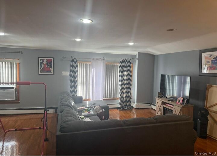 Property Photo:  120-33 196th Street  NY 11412 