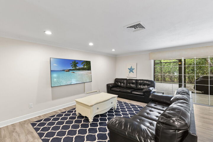 Property Photo: 186 Beachcomber Street FL 34145