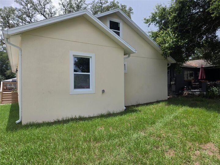Property Photo:  704 E Orchid Avenue  FL 33612 