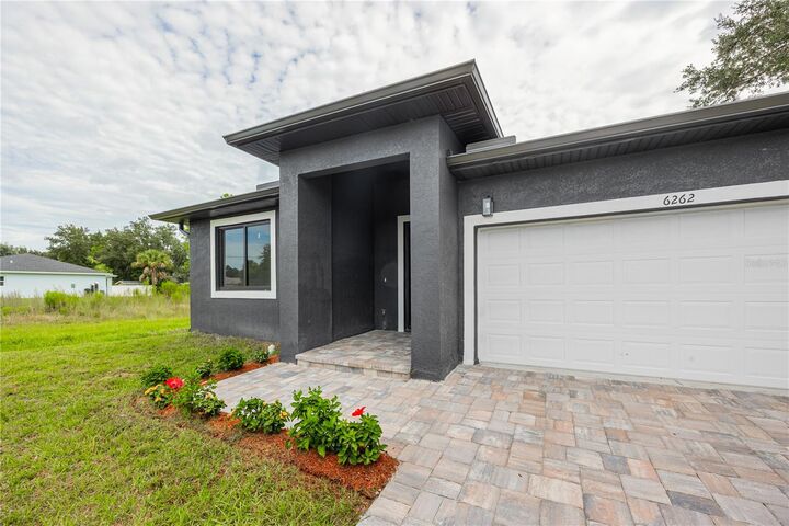 Property Photo: 6262 Skyview Drive FL 34291