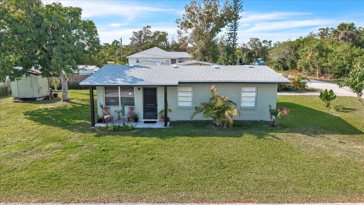 Property Photo:  1437 Coral Ridge Drive  FL 33950 
