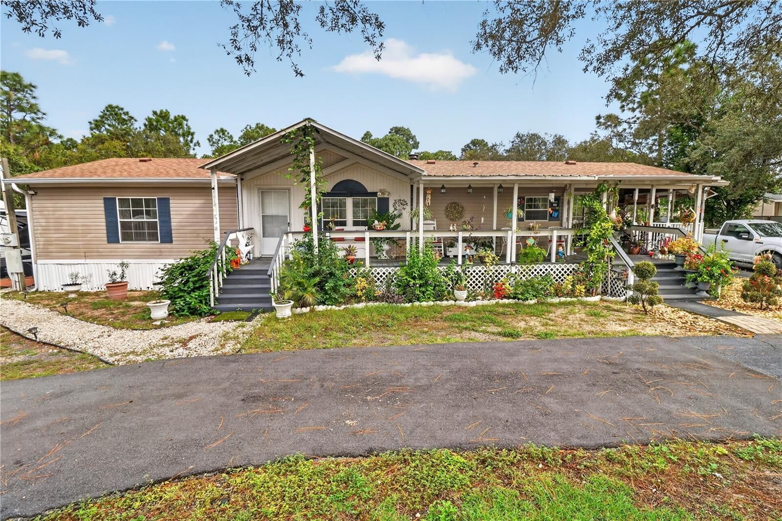 Property Photo: 12627 Beagle Road FL 34667