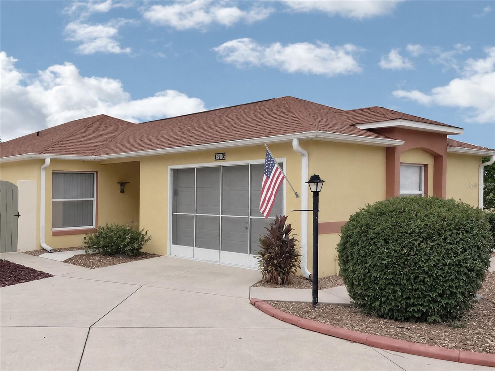 Property Photo:  1318 Balboa Court  FL 32159 