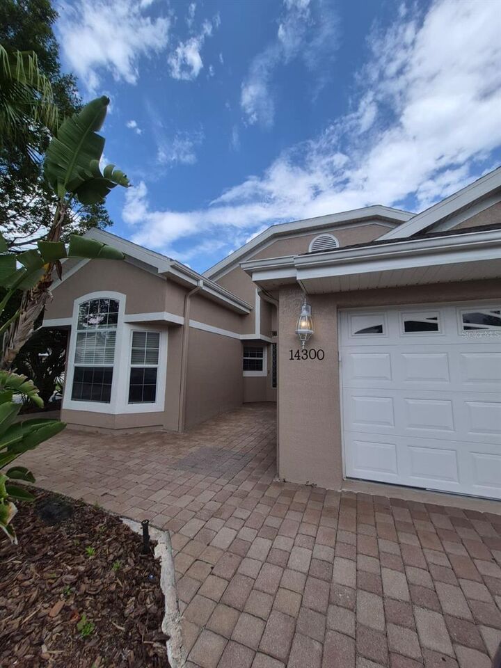 Property Photo: 14300 Tambourine Drive FL 32837