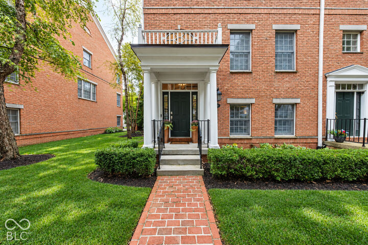 Property Photo:  2207 Glebe Street  IN 46032 