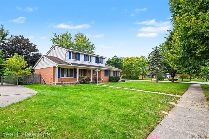 Property Photo: 2320 Greensboro Drive MI 48085 3613