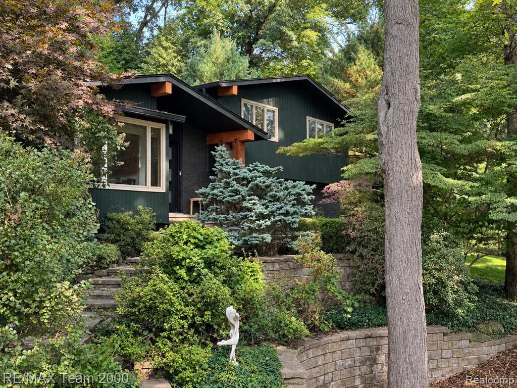 Property Photo: 4789 Pickering Road MI 48301 3578