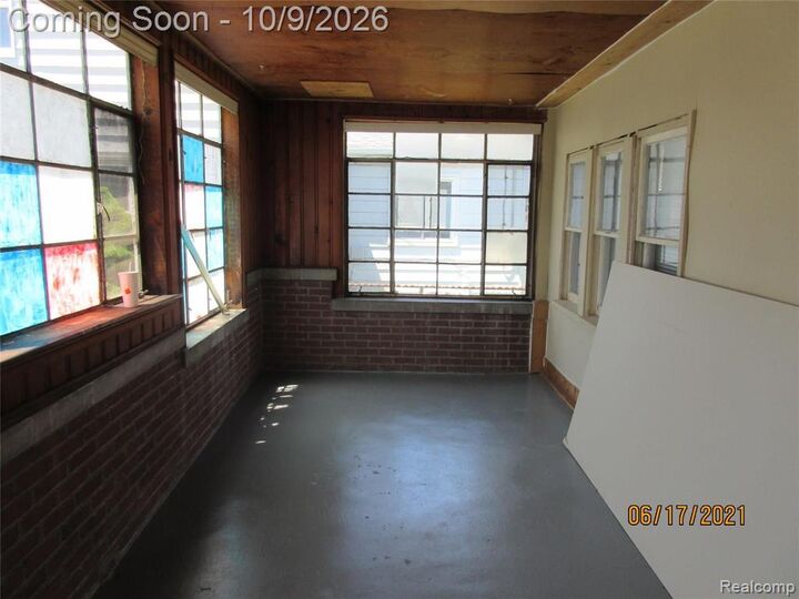 Property Photo:  8039 Lozier  MI 48089 1612 