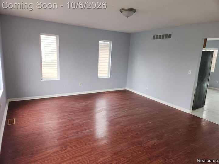 Property Photo:  7268 Cadillac Avenue  MI 48091 3512 