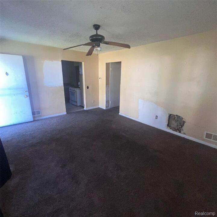 Property Photo: 26413 Lehigh Street MI 48141 3285