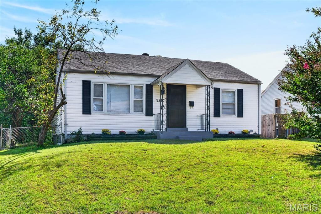 Property Photo: 9820 Meadow View Drive MO 63114