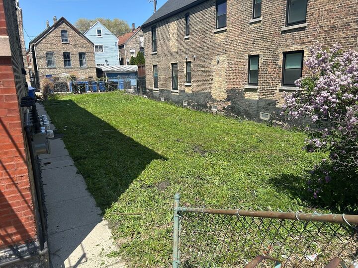 Property Photo:  924 W 32nd Place  IL 60608 