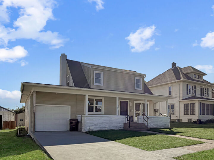 Property Photo: 514 E Front Avenue IL 61085
