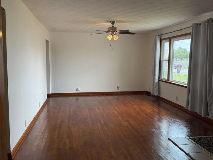 Property Photo:  1145 E Walnut Street  IL 62901 