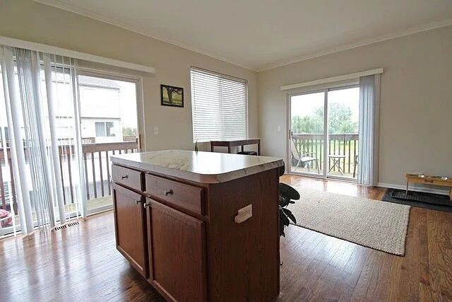 Property Photo:  1059 Ellsworth Drive  IL 60030 