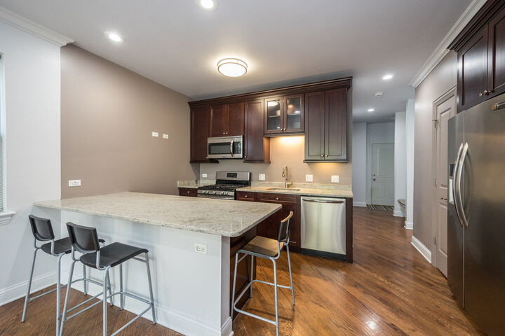 Property Photo:  3616 N Christiana Avenue  IL 60618 