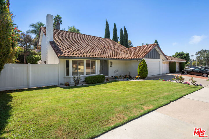 Property Photo:  26392 Cortina Drive  CA 92691 