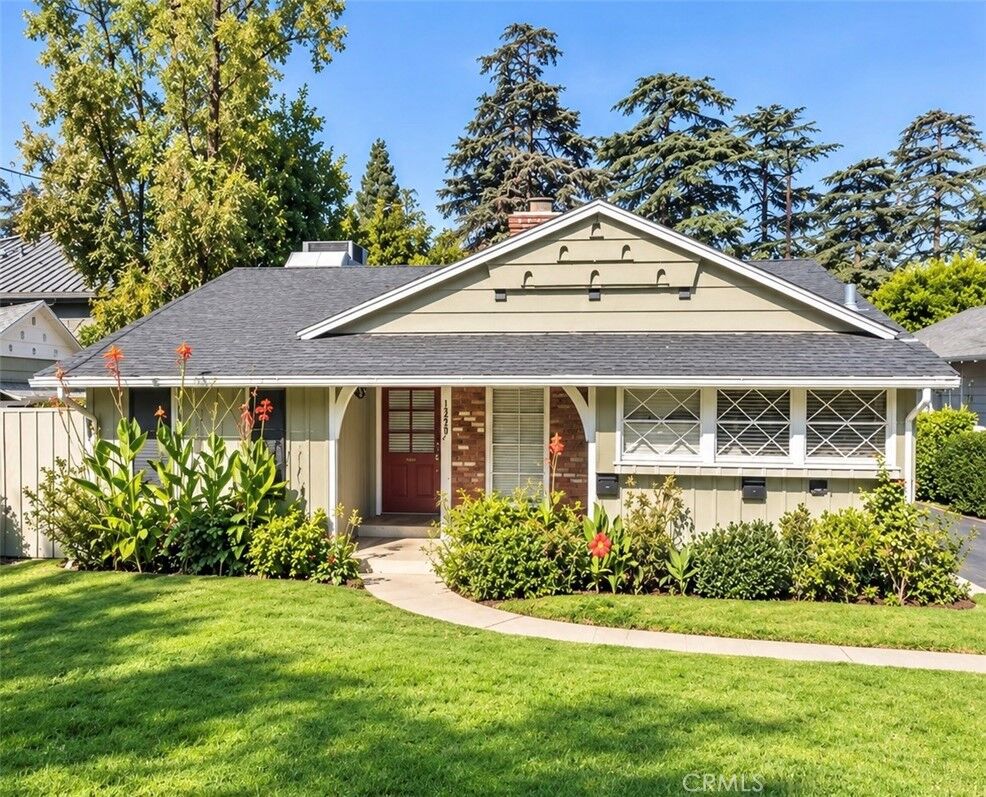 Property Photo: 13229 Margate Street CA 91401
