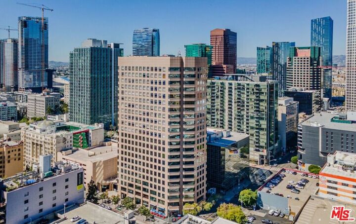 Property Photo:  801 S Grand Avenue 2205  CA 90017 