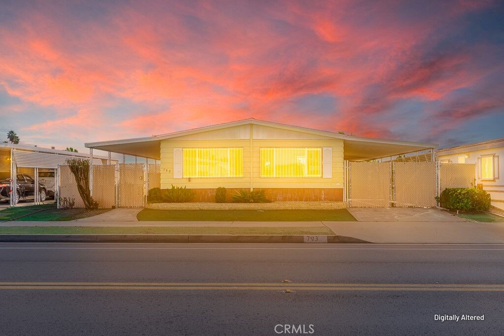 Property Photo:  793 W Johnston Street  CA 92543 