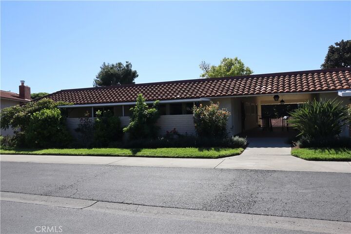 Property Photo:  3169 Via Vista Q  CA 92637 