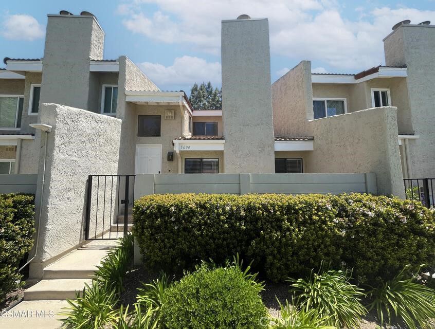 Property Photo:  5694 E Los Angeles  CA 93063 
